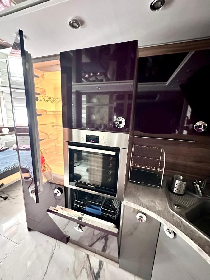 Deluxury Mirror Apartament Centrum Βαρσοβία Εξωτερικό φωτογραφία