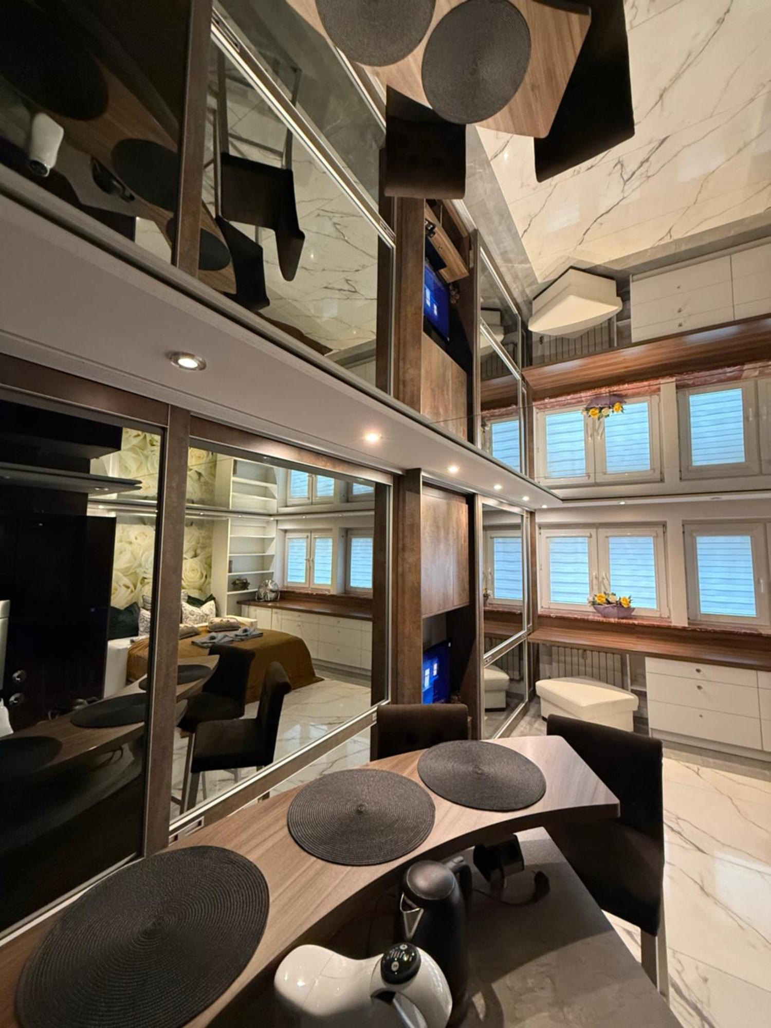 Deluxury Mirror Apartament Centrum Βαρσοβία Εξωτερικό φωτογραφία
